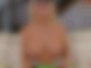 Fit Cougar's Live Sex Cam Show
