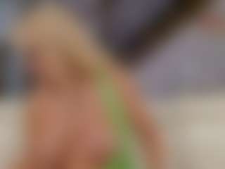 Fit Cougar's Live Sex Cam Show