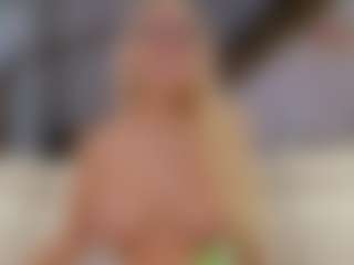 Live cam show with Fit Cougar - Amateur Mature on livesuperchat.net