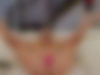 Fit Cougar's Live Sex Cam Show