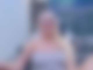 Fit Cougar's Live Sex Cam Show