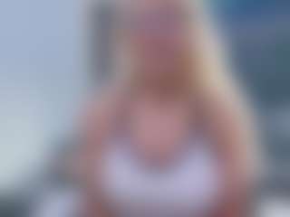 Live cam show with Fit Cougar - Spy MILF on livesuperchat.net