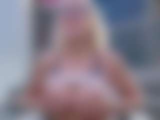 Fit Cougar's Live Sex Cam Show