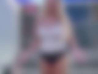 Fit Cougar's Live Sex Cam Show