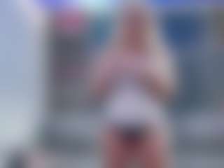 Fit Cougar's Live Sex Cam Show