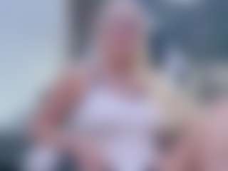 Live cam show with Fit Cougar - White Blonde Hair on Hubzter Live | netherlands
