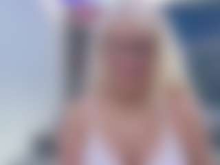 Live cam show with Fit Cougar - Granny Dildo on Taboo Cams XXX