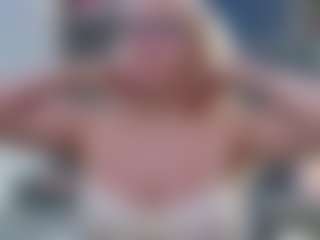 Live cam show with Fit Cougar - Cougar on Milfs Live