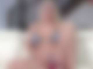 Live cam show with Fit Cougar - Athletic Amateur on https://playwithruby.com