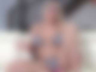 Fit Cougar's Live Sex Cam Show