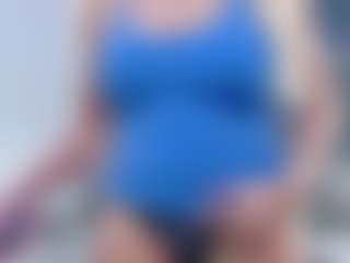 Live cam show with Fit Cougar - Blowjob Mature on Lustler
