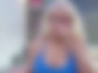 Fit Cougar's Live Sex Cam Show