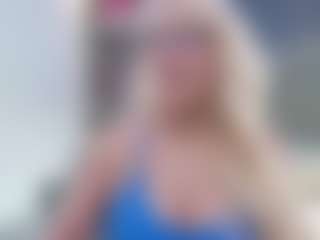 Fit Cougar's Live Sex Cam Show