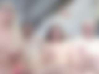 Live cam show with Fit Cougar - Glasses on madthumbs