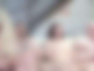 Fit Cougar MILF webcam performer live streaming