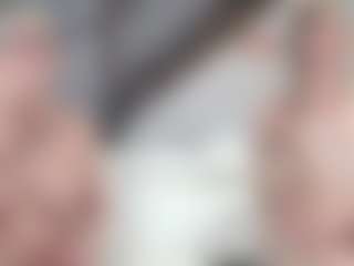 Fit Cougar's Live Sex Cam Show
