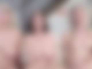 Fit Cougar's Live Sex Cam Show