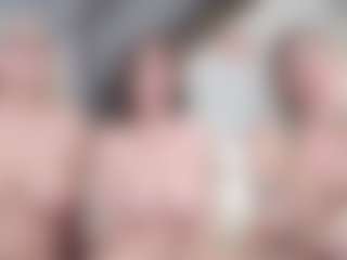 Fit Cougar's Live Sex Cam Show