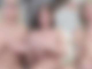 Fit Cougar's Live Sex Cam Show