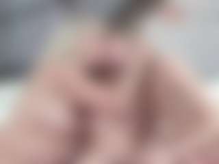 Fit Cougar's Live Sex Cam Show