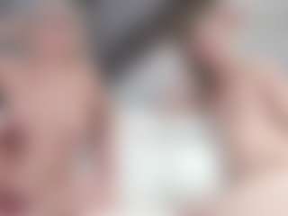 Fit Cougar's Live Sex Cam Show