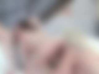 Fit Cougar's Live Sex Cam Show