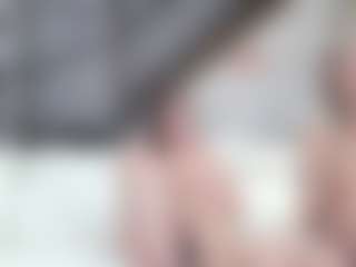 Fit Cougar's Live Sex Cam Show