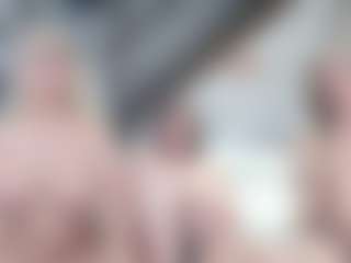Fit Cougar's Live Sex Cam Show