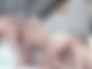 Fit Cougar's Live Sex Cam Show