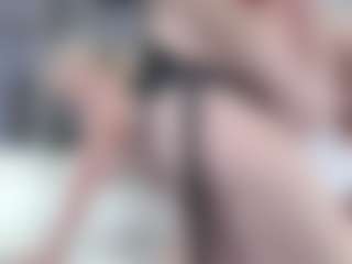 Fit Cougar's Live Sex Cam Show