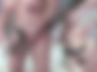 Fit Cougar's Live Sex Cam Show
