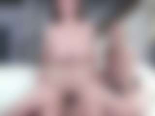 Fit Cougar's Live Sex Cam Show
