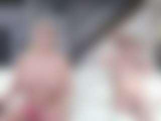 Fit Cougar's Live Sex Cam Show