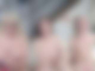 Fit Cougar's Live Sex Cam Show