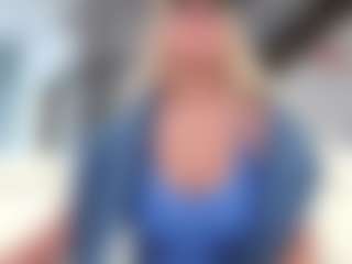 Fit Cougar's Live Sex Cam Show