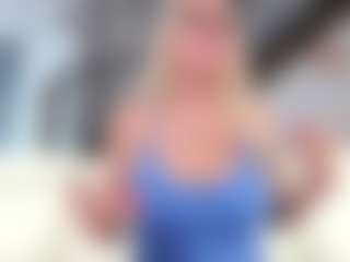 Fit Cougar's Live Sex Cam Show