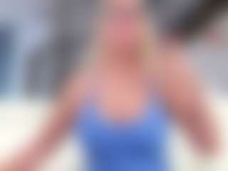 Fit Cougar's Live Sex Cam Show