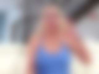 Fit Cougar's Live Sex Cam Show
