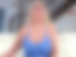 Fit Cougar's Live Sex Cam Show