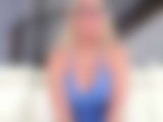 Fit Cougar's Live Sex Cam Show