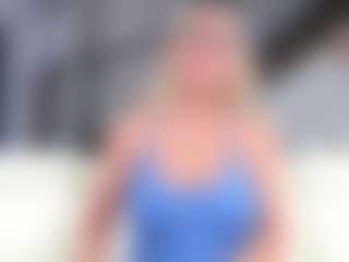 Fit Cougar's Live Sex Cam Show