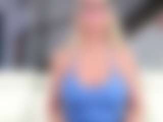 Live cam show with Fit Cougar - Gamer Mature on Camsoda