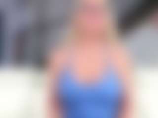 Fit Cougar's Live Sex Cam Show