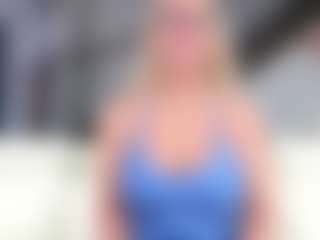 Fit Cougar's Live Sex Cam Show