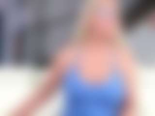 Fit Cougar's Live Sex Cam Show