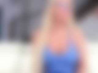 Fit Cougar's Live Sex Cam Show