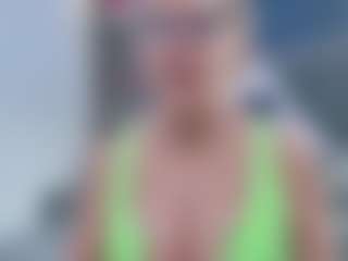 Fit Cougar's Live Sex Cam Show