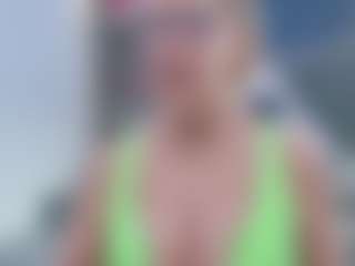 Fit Cougar's Live Sex Cam Show