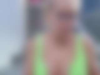 Fit Cougar's Live Sex Cam Show