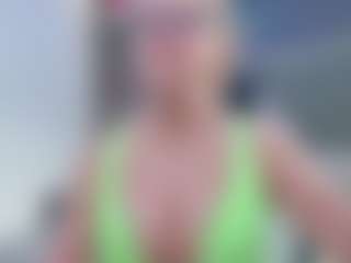 Fit Cougar's Live Sex Cam Show